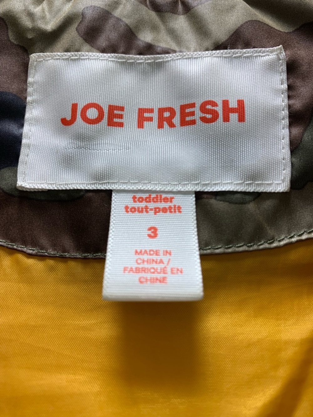 Joe Fresh Camouflage Toddler Jacket with Yellow Lining, size 3 - Picture 2 of 6